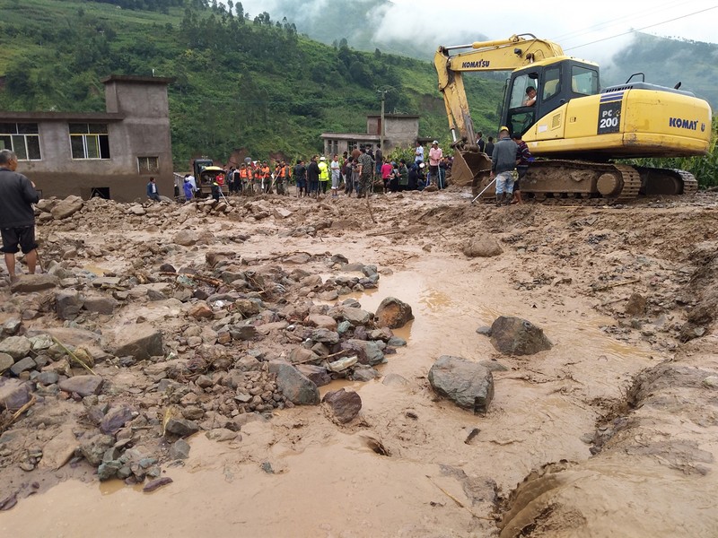 Lở đất kinh hoàng tại Trung Quốc, 40 người chết và mất tích